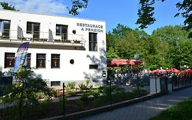Restaurace a penzion Zděná Bouda